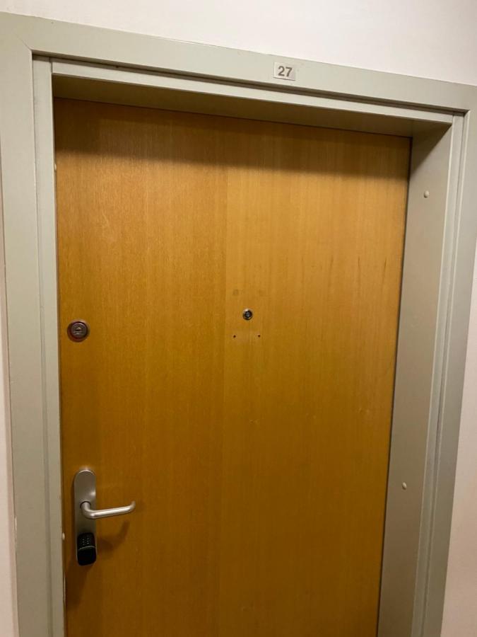 Apartamento Self Check-In Studio With Wi-Fi And Parking Place Zagreb Exterior foto